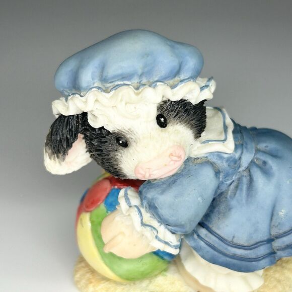 Mary’s Moo Moos Enesco Figurine #257532 Month August Moo and Me by the Sea 1996 - Picture 2 of 12